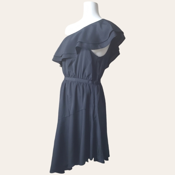 LIKELY One-Shoulder Asymmetrical Ruffled Dress Size 8 - Picture 6 of 11